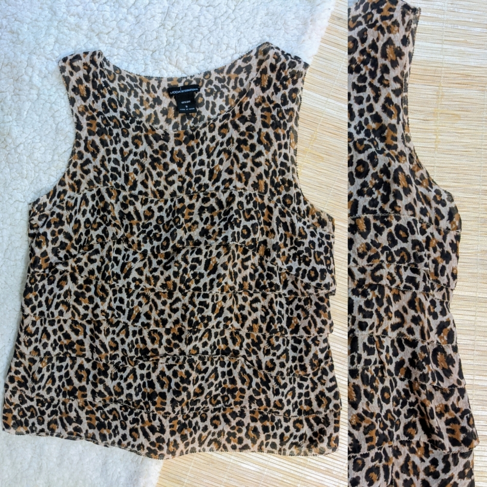 ✴️MODA International✴️ Sleeveless Tiered Blouse